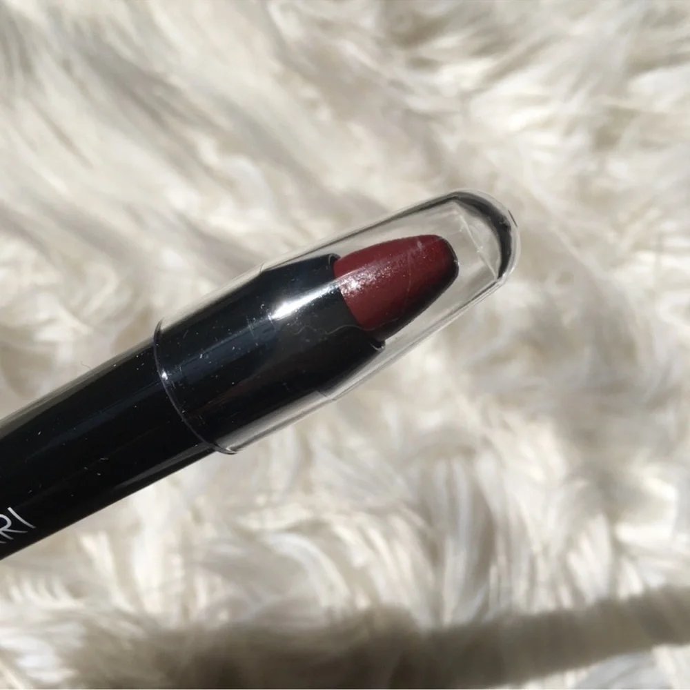 Hikari Lip Crayon in Duchess – Deep‎ Wine Red